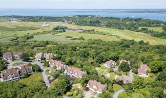 15 Hammersmith Rd #14, Newport, RI 02840