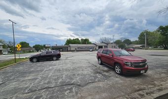 308 W Church St, Aurora, MO 65605