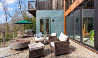 85 Gondola Ave, Jamestown, RI 02835