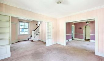 20 Stratford Rd, Cranston, RI 02905