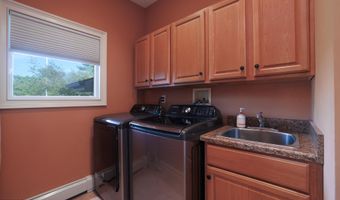 420 Nelson Ave, Beach Haven, NJ 08008