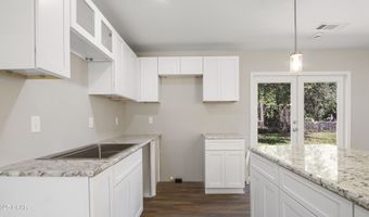 53 Bayshore Dr, Apalachicola, FL 32320