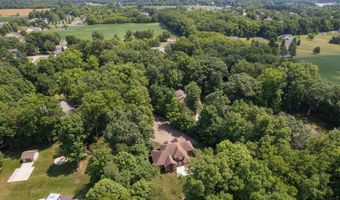 2850 Lee Marie Dr, Adrian, MI 49221