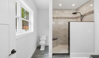 14 Stacey Ln 2, Chester, NH 03036