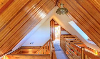 71 Calle Martinez, Arroyo Seco, NM 87514
