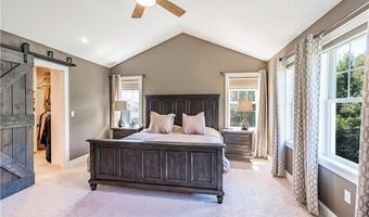 59 Camden Ln, Cranston, RI 02921