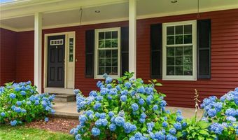 43 Peckham Pl, Bristol, RI 02809