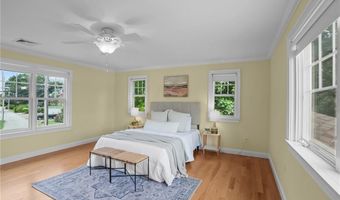99 Boyce Ave, Barrington, RI 02806