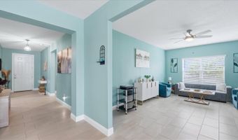 6230 ROADSTEAD Ct, Apollo Beach, FL 33572