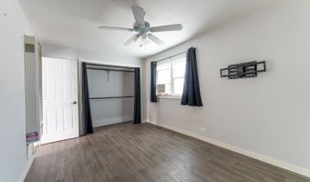 425 S Clarendon Ave, Addison, IL 60101