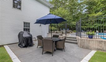 15 Sophia Cir, North Kingstown, RI 02852