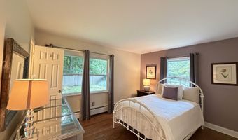 11 Hall Passway, Danbury, CT 06811