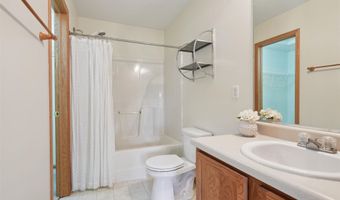 2100 Meadow Chase Ln 607, Des Moines, IA 50320
