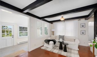 69 Overlook Dr, Warwick, RI 02818