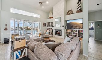 807 CHIPAWAY Dr, Apollo Beach, FL 33572