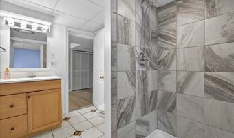 1006 King Rd, Cheshire, CT 06410