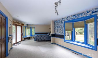 550 Greentree Ln NE, Ada, MI 49301