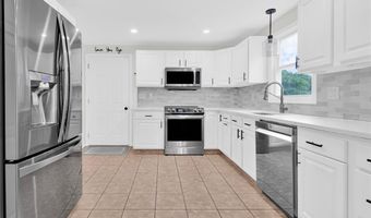 2 Brookfield Rd, Coventry, RI 02816