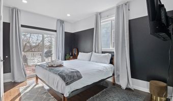 84 W 3rd St, Bayonne, NJ 07002