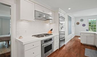 5320 ALBEMARLE St, Bethesda, MD 20816
