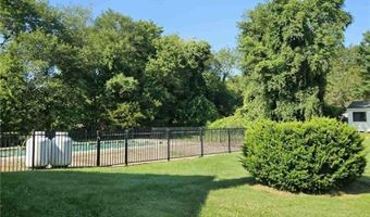 1 Brookdale Dr, Hopkinton, RI 02804