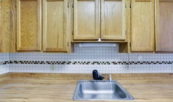3055 Briarwood Dr, Tobyhanna, PA 18466