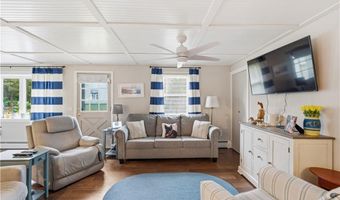44 Highbank Ave, North Kingstown, RI 02852