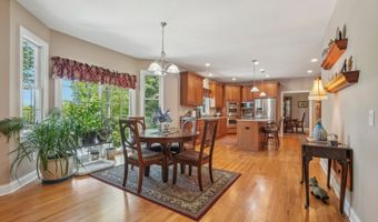 2 Logans Way, Danbury, CT 06811