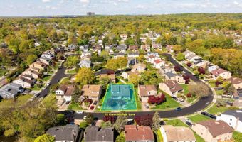 28 Crest Hollow Ln, Albertson, NY 11507