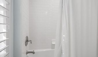 80 BEACH COTTAGE Ln 201, Atlantic Beach, FL 32233