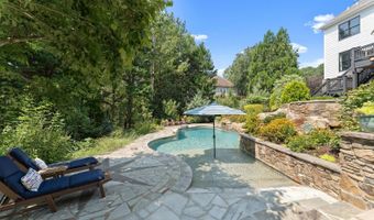 16066 Inverness Trl, Alpharetta, GA 30004