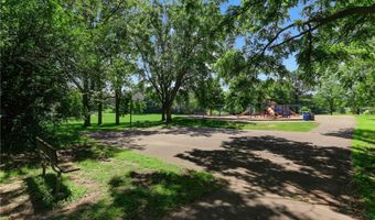 5820 139th St W, Apple Valley, MN 55124