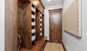 24913 Covenant Ln, Adel, IA 50003