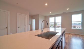 20285 NEWFOUNDLAND Sq, Ashburn, VA 20147