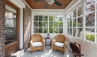 26 Narragansett Ave, Newport, RI 02840