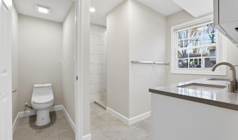 19 ROE Ln, Arnold, MD 21012