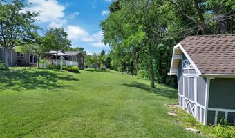 806 Hollyridge Dr, Ballwin, MO 63011