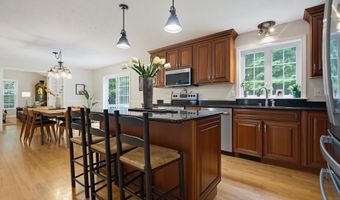 4 Hampshire Hills Dr, Bow, NH 03304