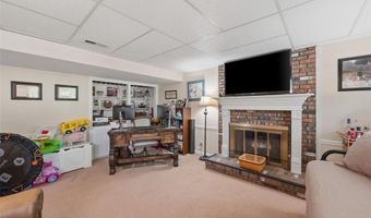 254 Village Mead Dr, Ballwin, MO 63021