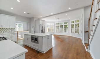 829 AVENUE C, Bayonne, NJ 07002