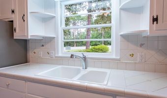 2623 Hatch Pkwy N, Baxley, GA 31515