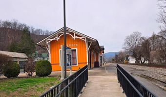 342 S. Monroe St, Alderson, WV 24910