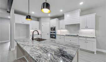 10 Olmsted Cir, Bella Vista, AR 72715