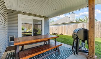 13 Greenridge Ln, Bentonville, AR 72712