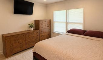 530 Palmer Ave, Belford, NJ 07718