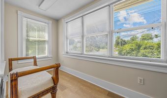 85 School Ground Rd, Branford, CT 06405