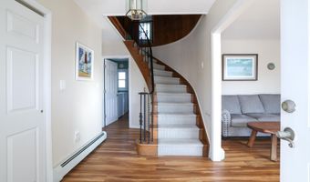 409 3rd St, Beach Haven, NJ 08008