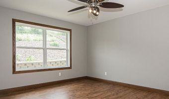 6042 Seven Springs Dr, Asbury, IA 52002