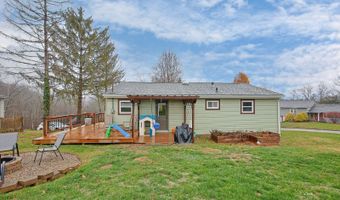 5 Lamar Dr, Athens, OH 45701