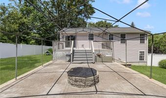 27 Tartaglia St, Johnston, RI 02919